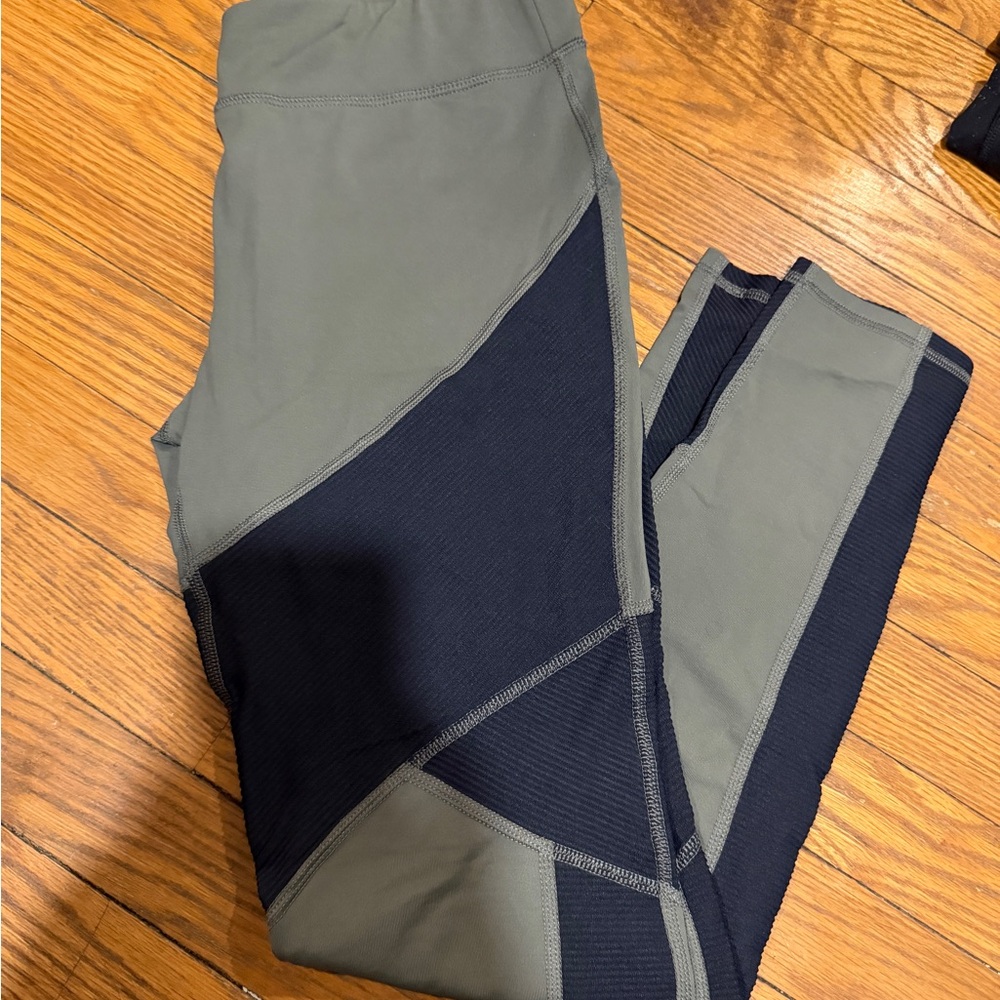 Champion Olive & Black Colorblock Leggings | Size M | Athletic Fit
